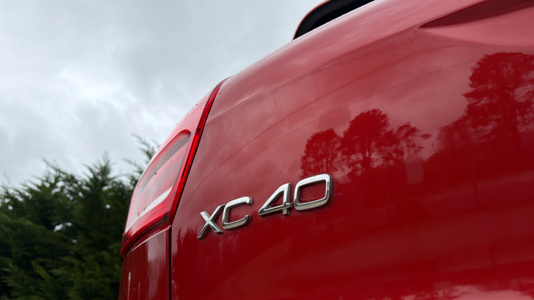 Volvo XC40 2.0 B3P Plus Dark 5dr Auto Petrol Estate